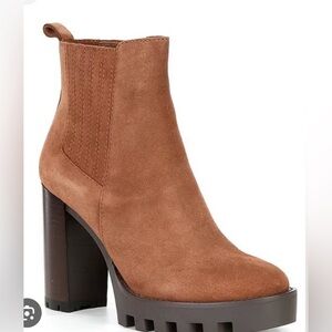 New w/out box: Antonio Melani Pascal Suede Platform Boots